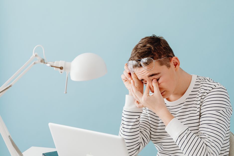Digital eye strain from computer screens
